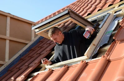 Pose de fenêtres de toit Velux à Lécussan